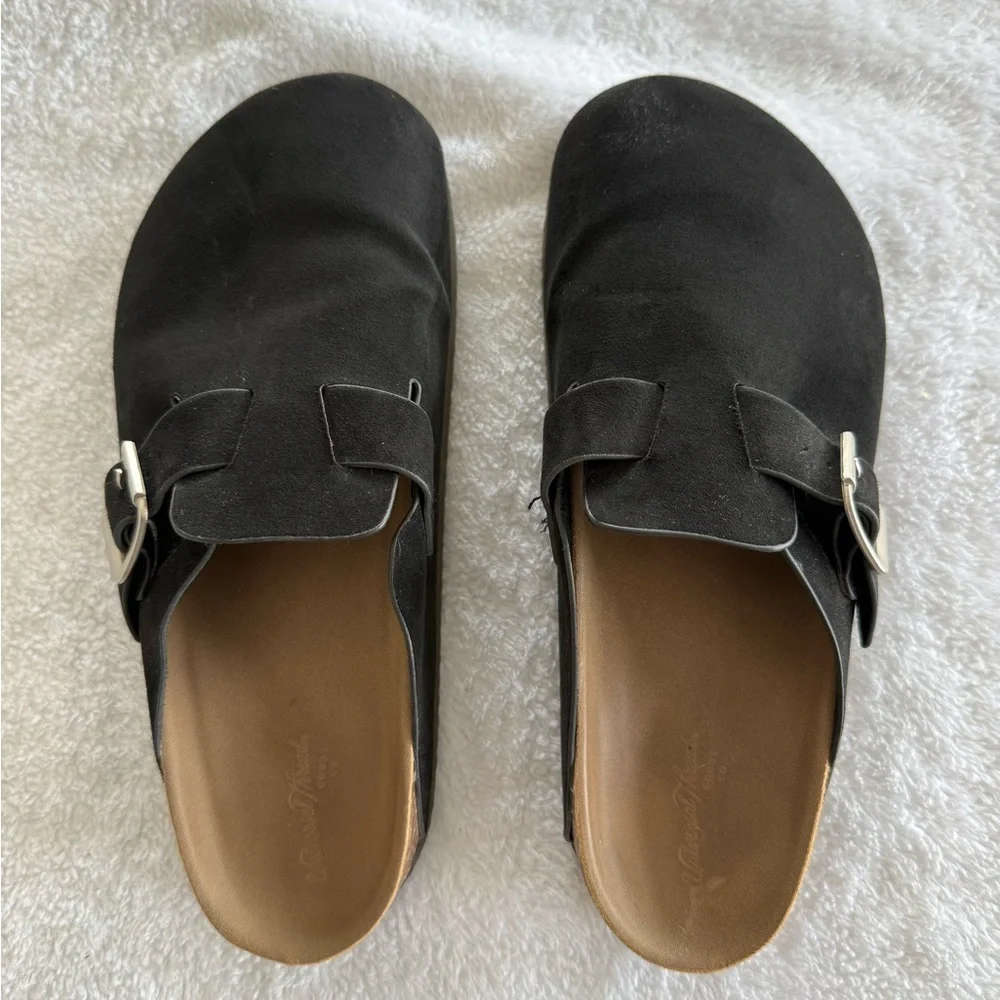 Women’s Universal Thread Black Suede Slip-On Clog with Buckle size 6.5 - Picture 2 of 4